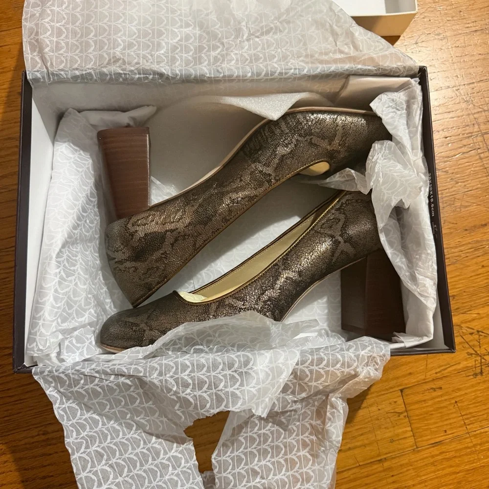 Etienne Aigner size brand